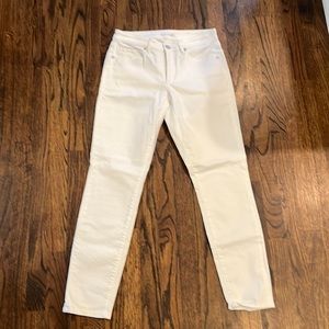 Loft Curvy White Skinny Jeans, size 6